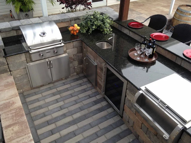 Outdoor kitchens inspiration featuring Uba Tuba stone from the original TSF gallery